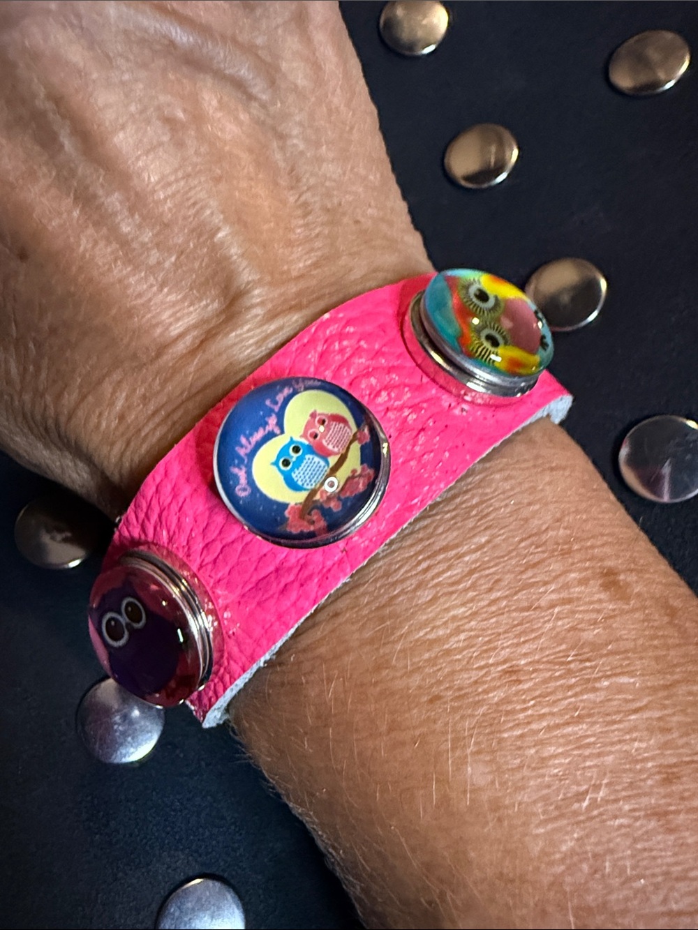 Hot pink leather 3 snap bracelet with snaps